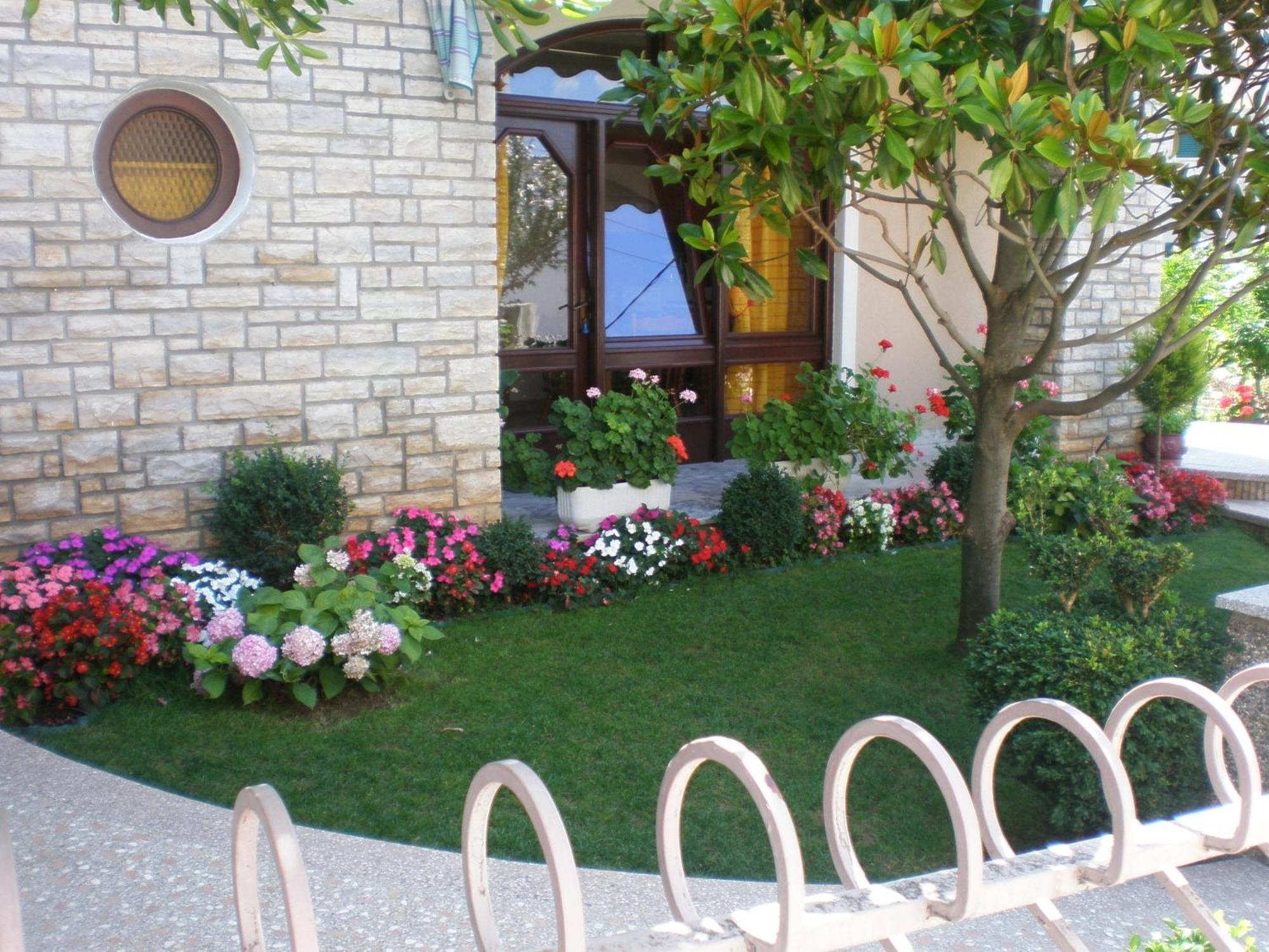 Apartments & Room Diana Пакоштане Экстерьер фото