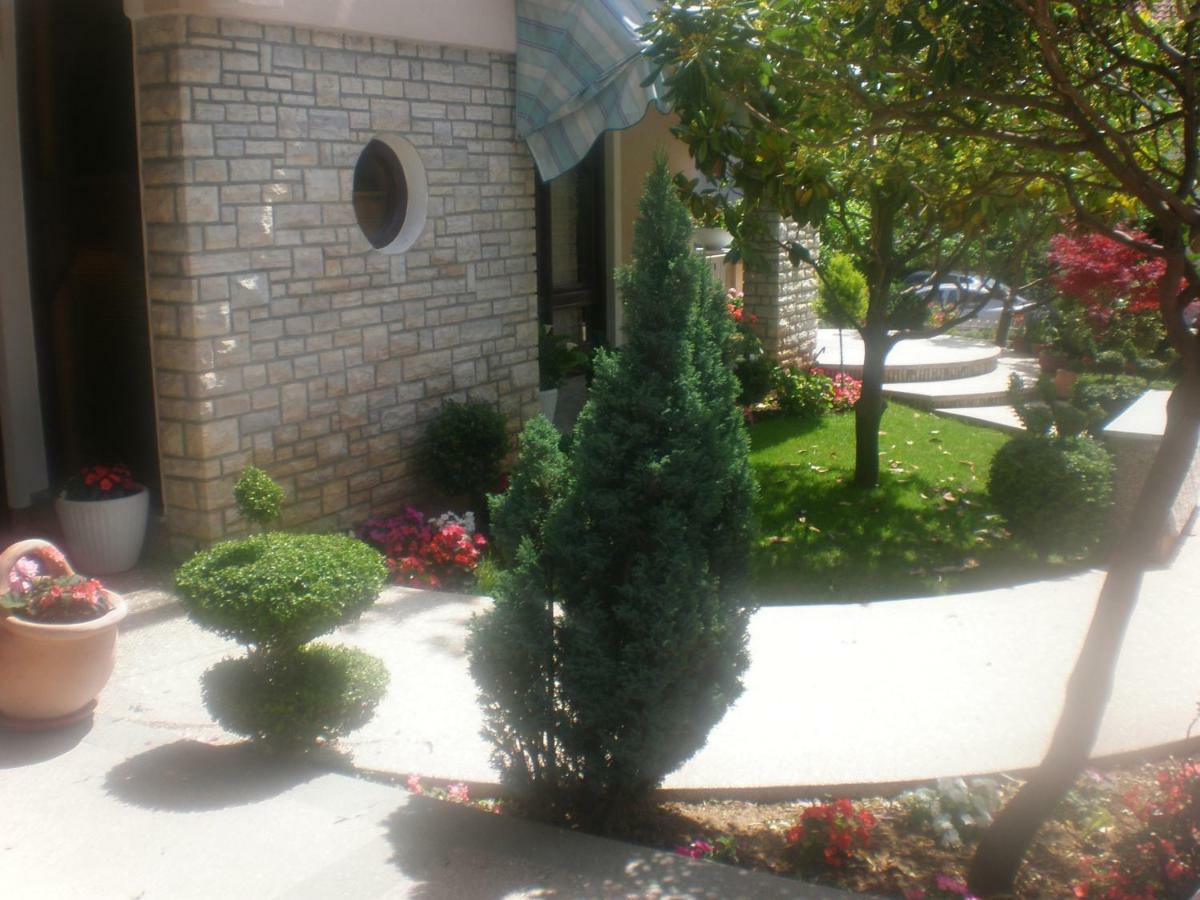 Apartments & Room Diana Пакоштане Экстерьер фото